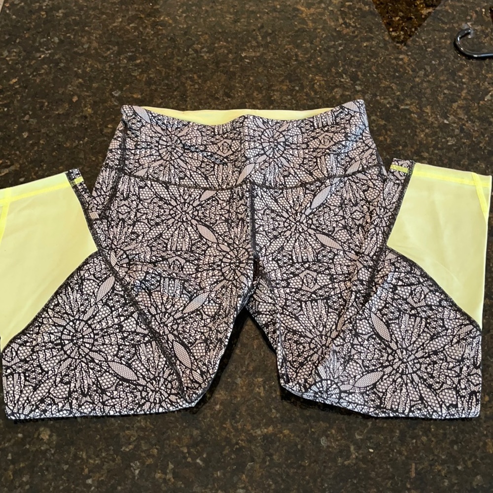 VIC SEC//Sport leggings, size S